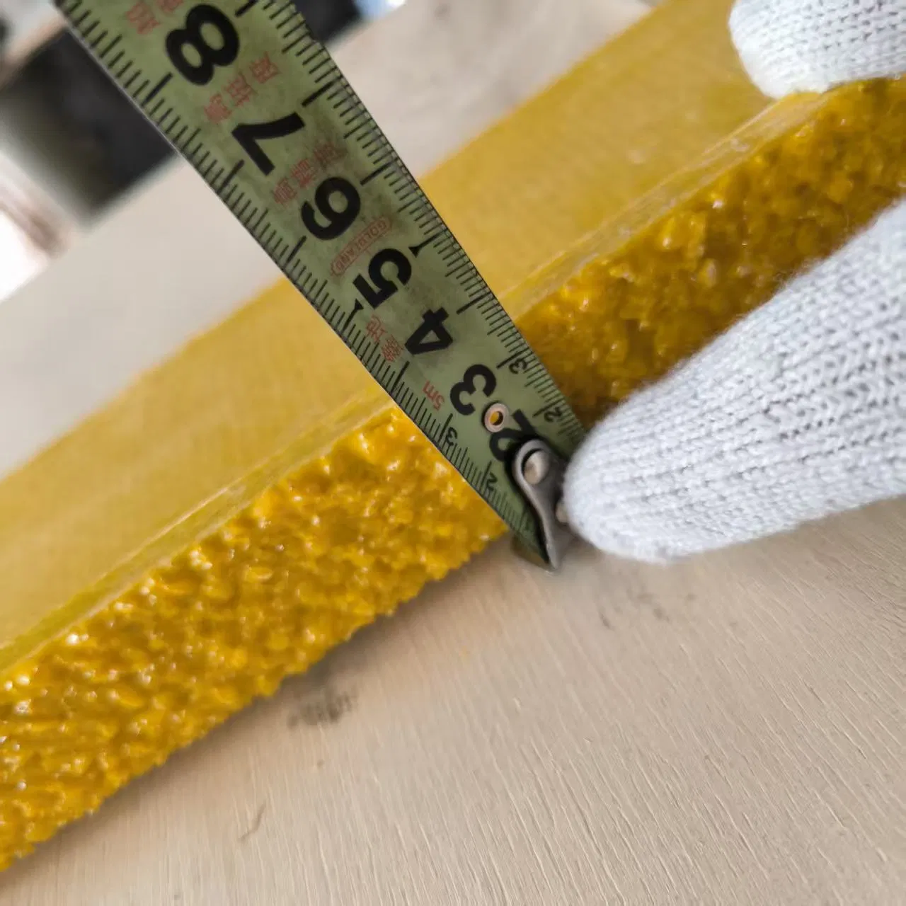 FRP-Based or GRP-Based Carborundum Stair Tread Nosing / Abrasive Stair Tread Nosing