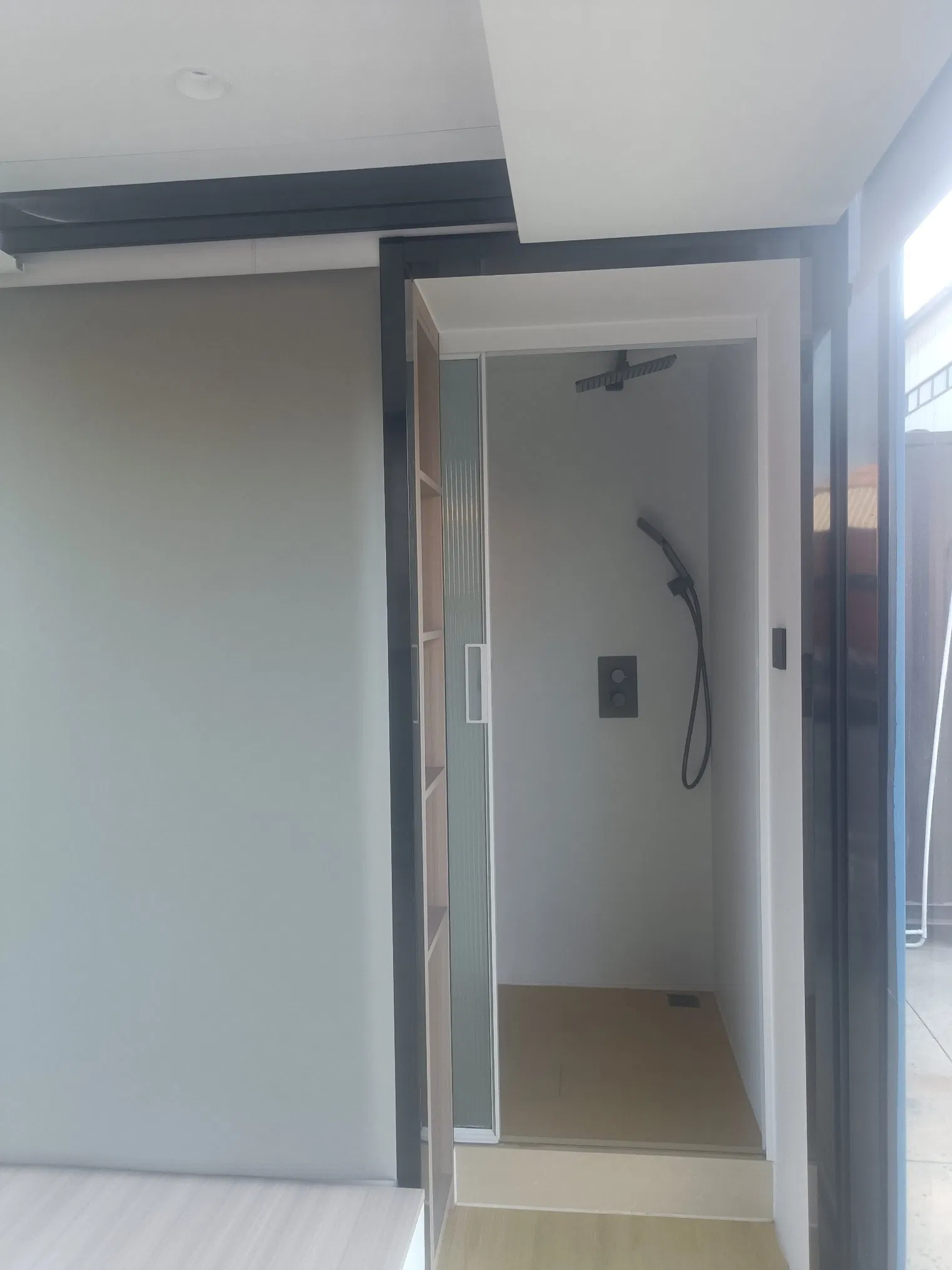 Starlink Luxury Vessel Shape Capsule Hotel for Campsites and Resorts