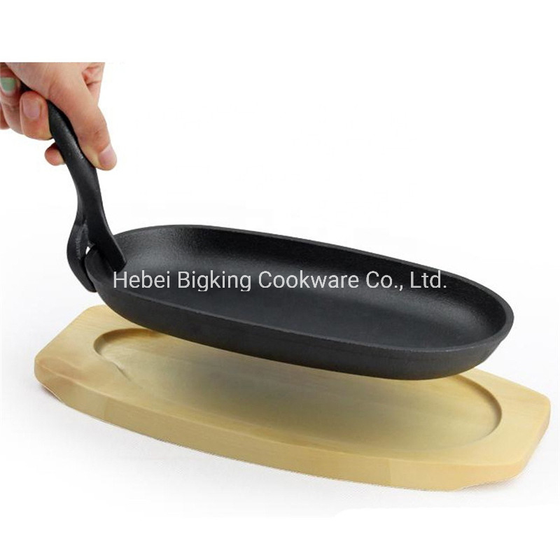 Pre-Seasoned Cast Iron Sizzler Dish with Wooden Tray and Lifting Handle