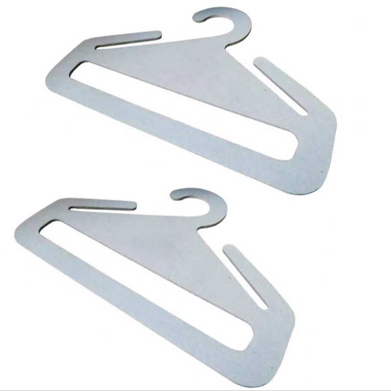 Биоразлагаемые вешалки из бумажной массы для одежды