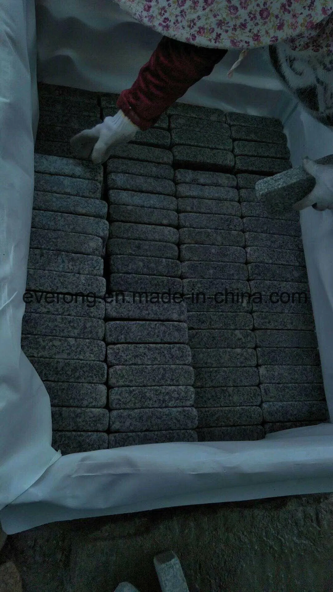 Tumbled Dark Grey Granite G654 Stone Paving for Driveway &Yard Pattern