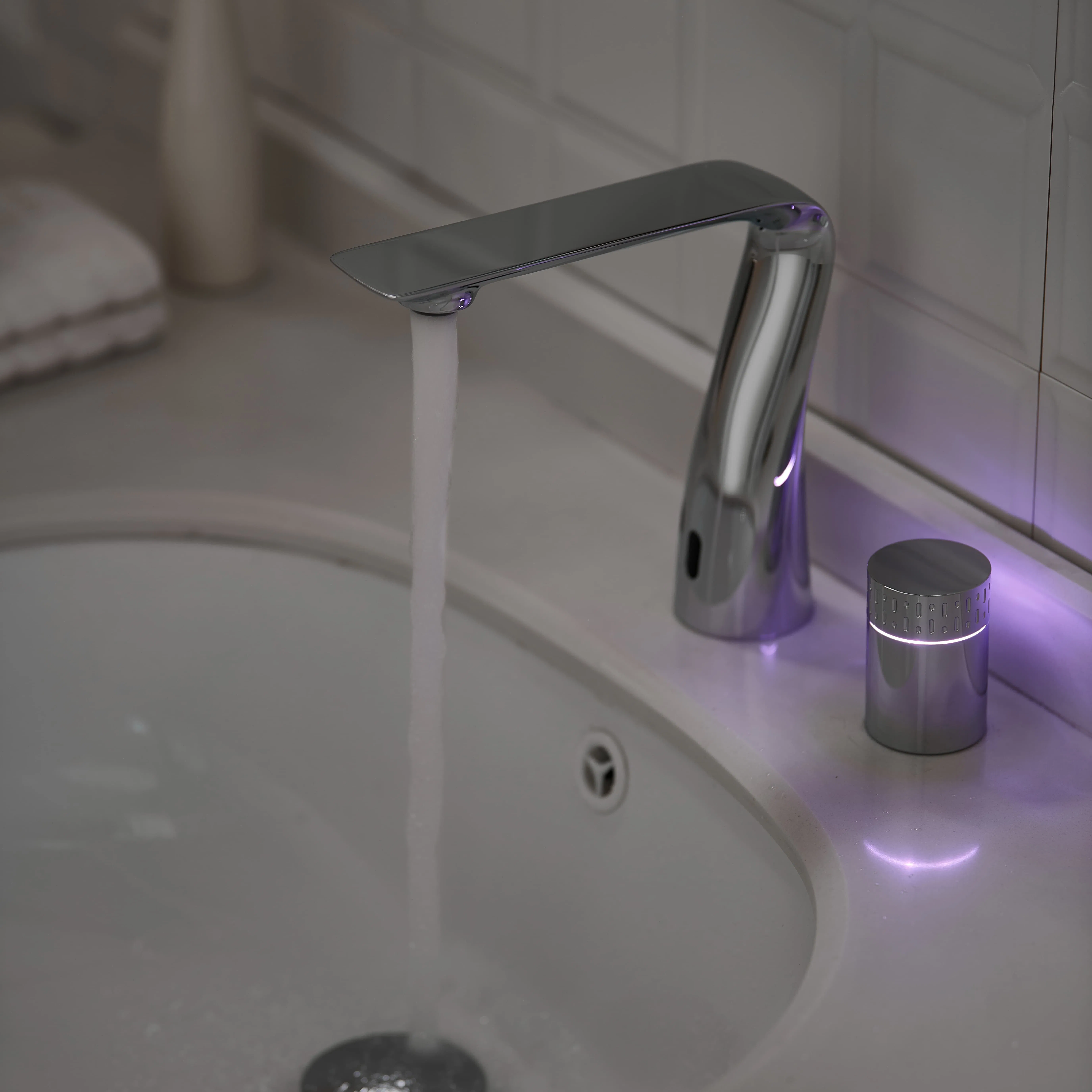 Stepon Electronic Thermostatic Faucet LED Color Temp Indicator 38c Default Touch Sensor Power Control