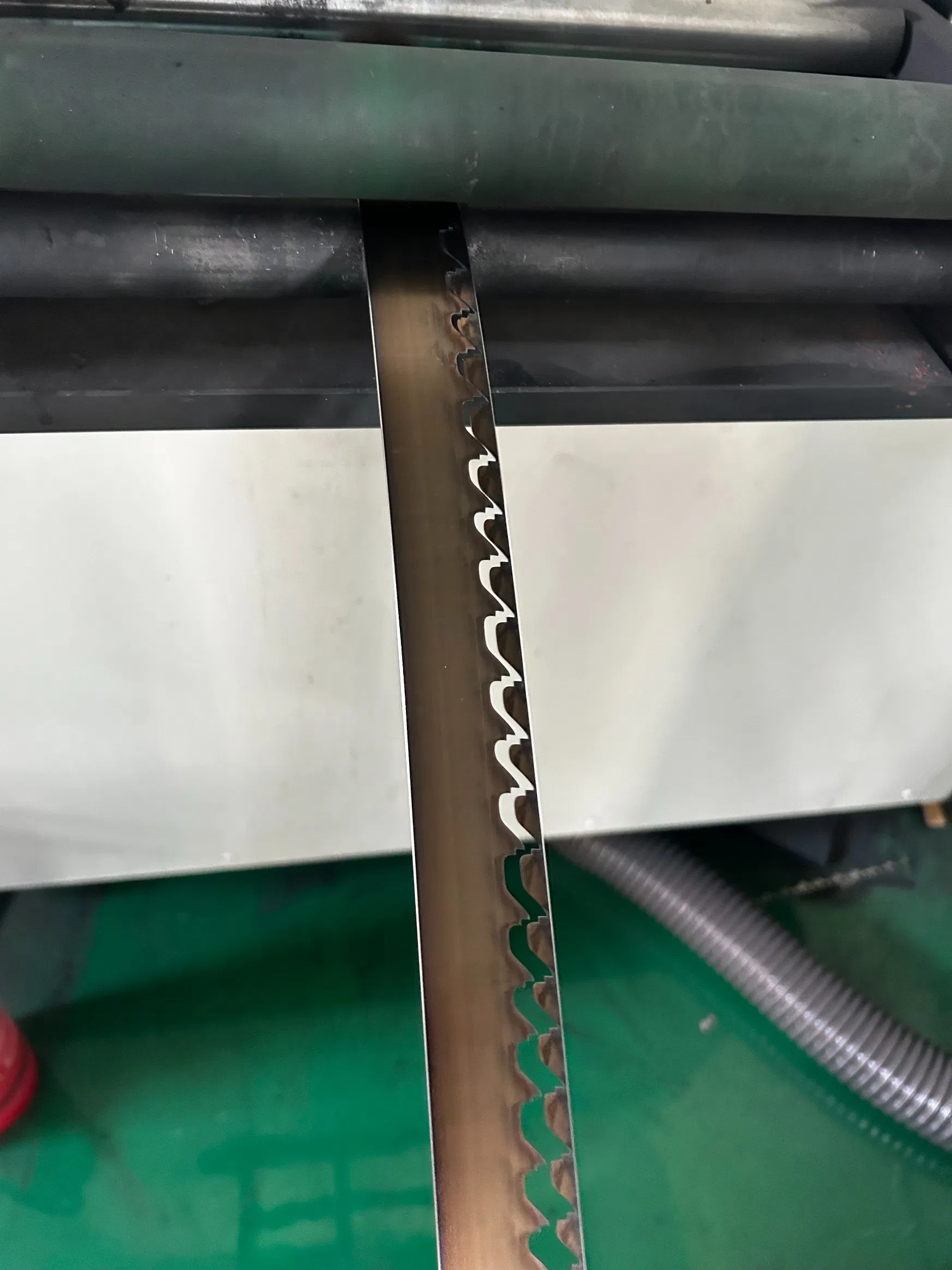 Heat Resistance Maintains Sharpness and Stability Under High Temperatures.