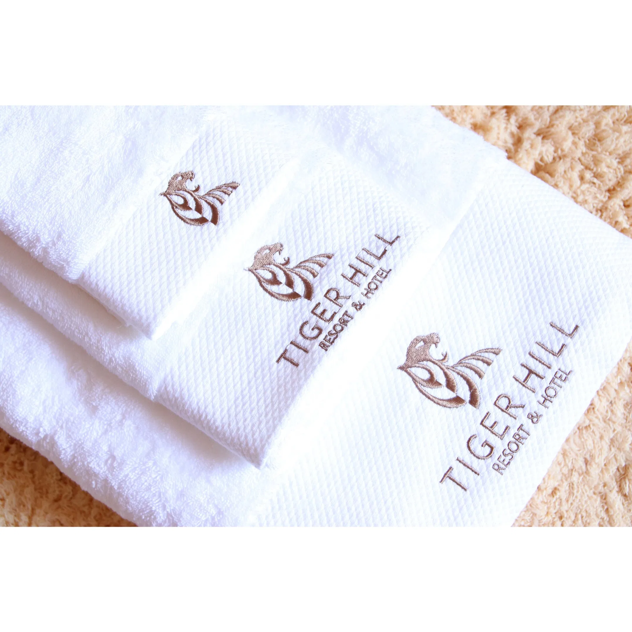 China Custom Logo Hotel Simple and Comfortable Bath Towel