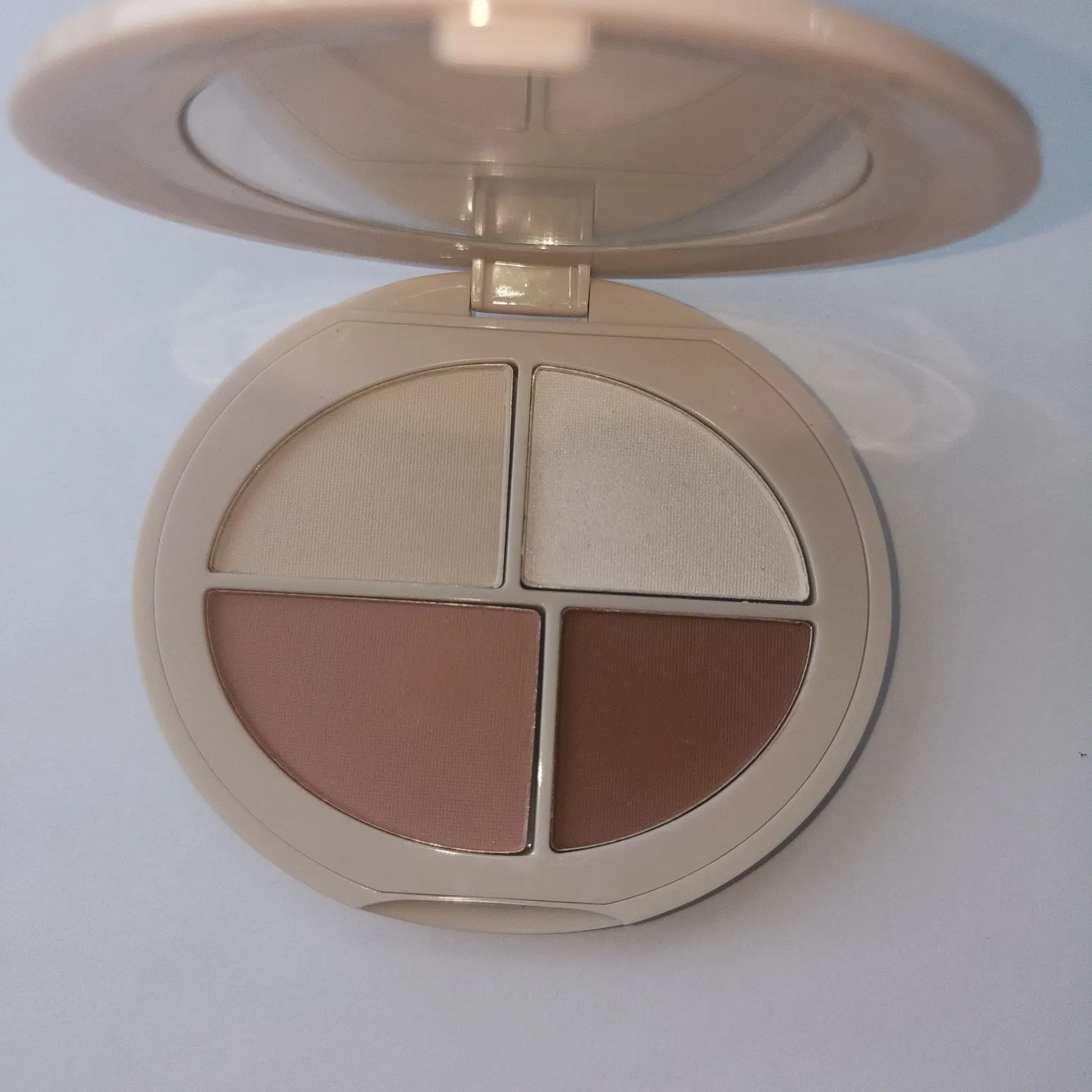 Factory Wholesale High Light and Repair Appearance of One Plate, to Create Professional Makeup Effect