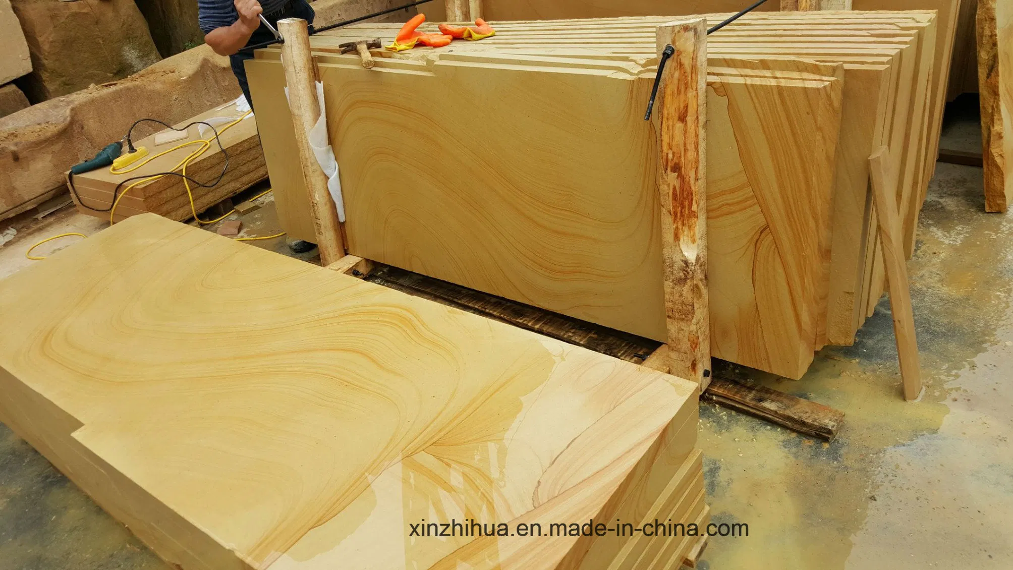 Yellow/Gold/Beige/Cream/White Wood Vein Sandstone Slabs Honed/Mushroom/Bushhammered for Wall/Cladding/Exterior