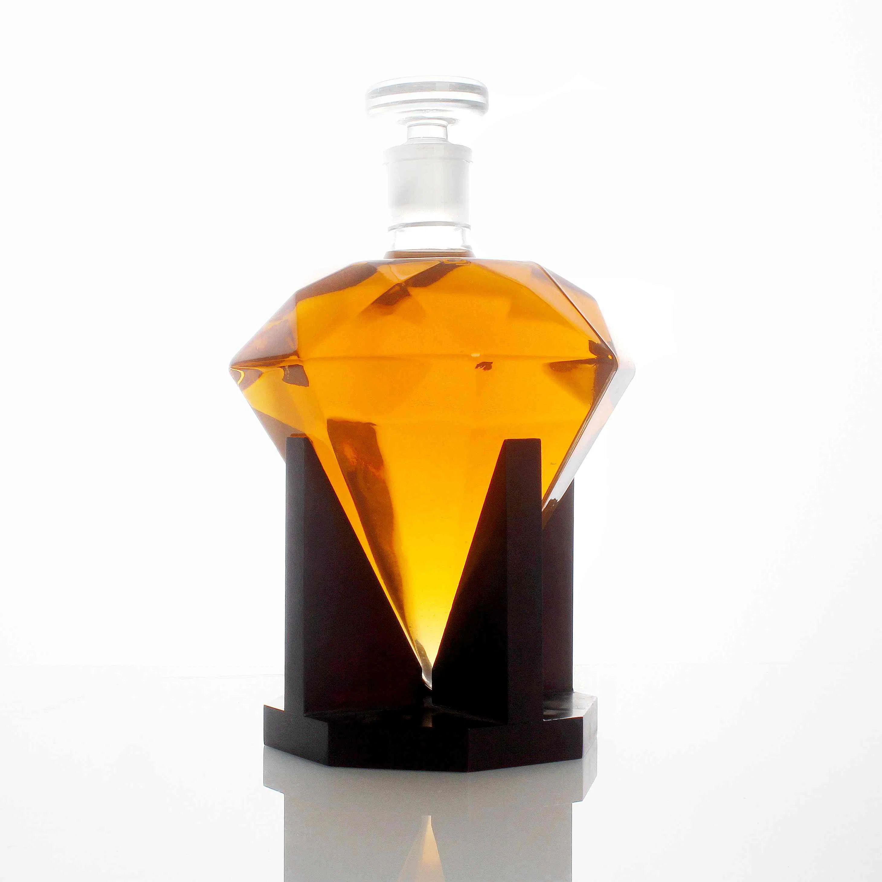 Amazon Diamond Shape Wine Bottle Glass Wine Decanter Craft Modeling Bottle with Wooden Base Stand