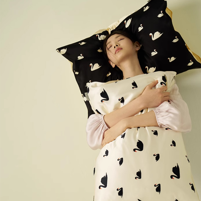 Customize Printed Silk Pillowcase Perfect for Summer