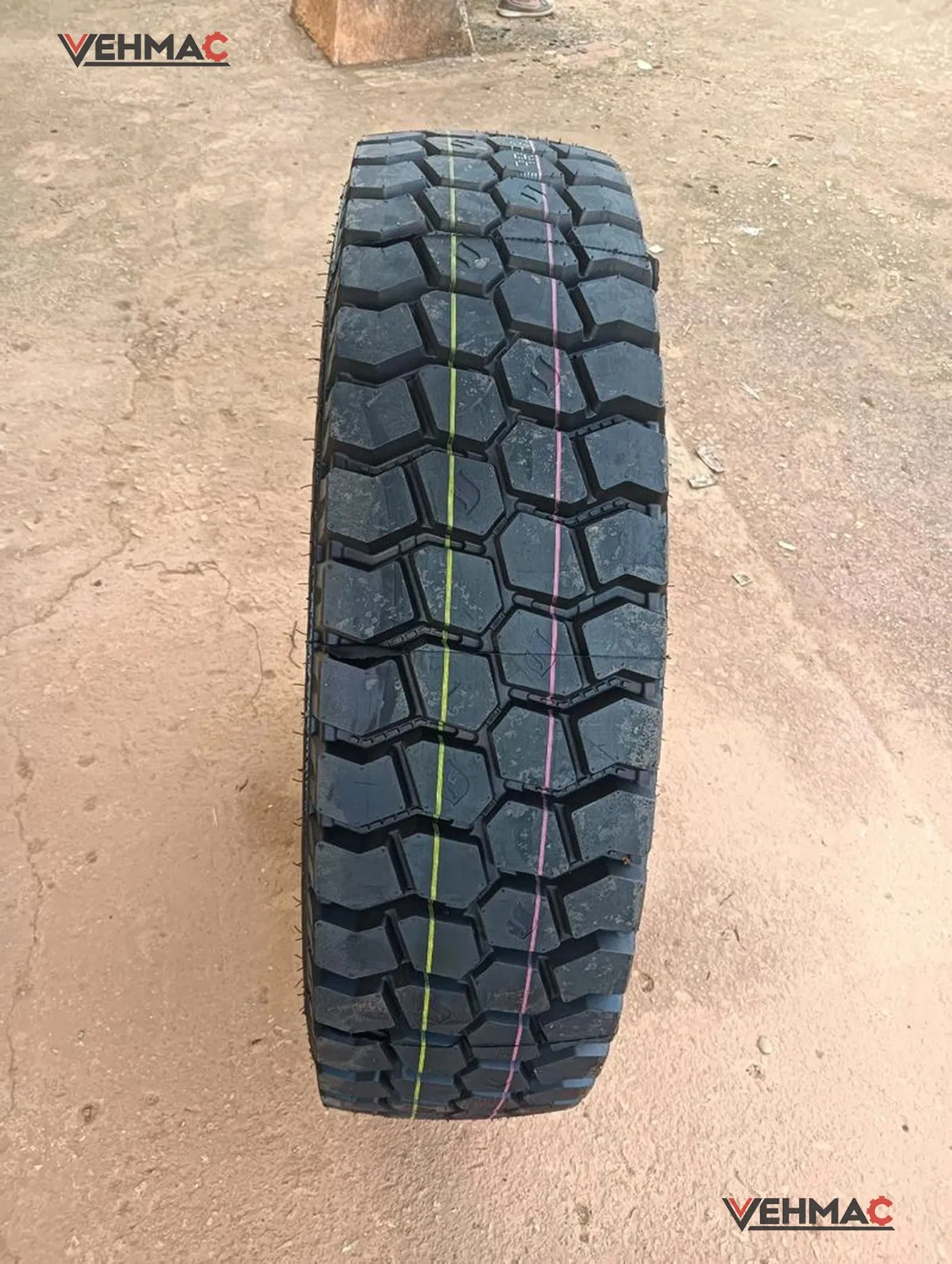 Заводская цена бескамерной шины для грузовиков