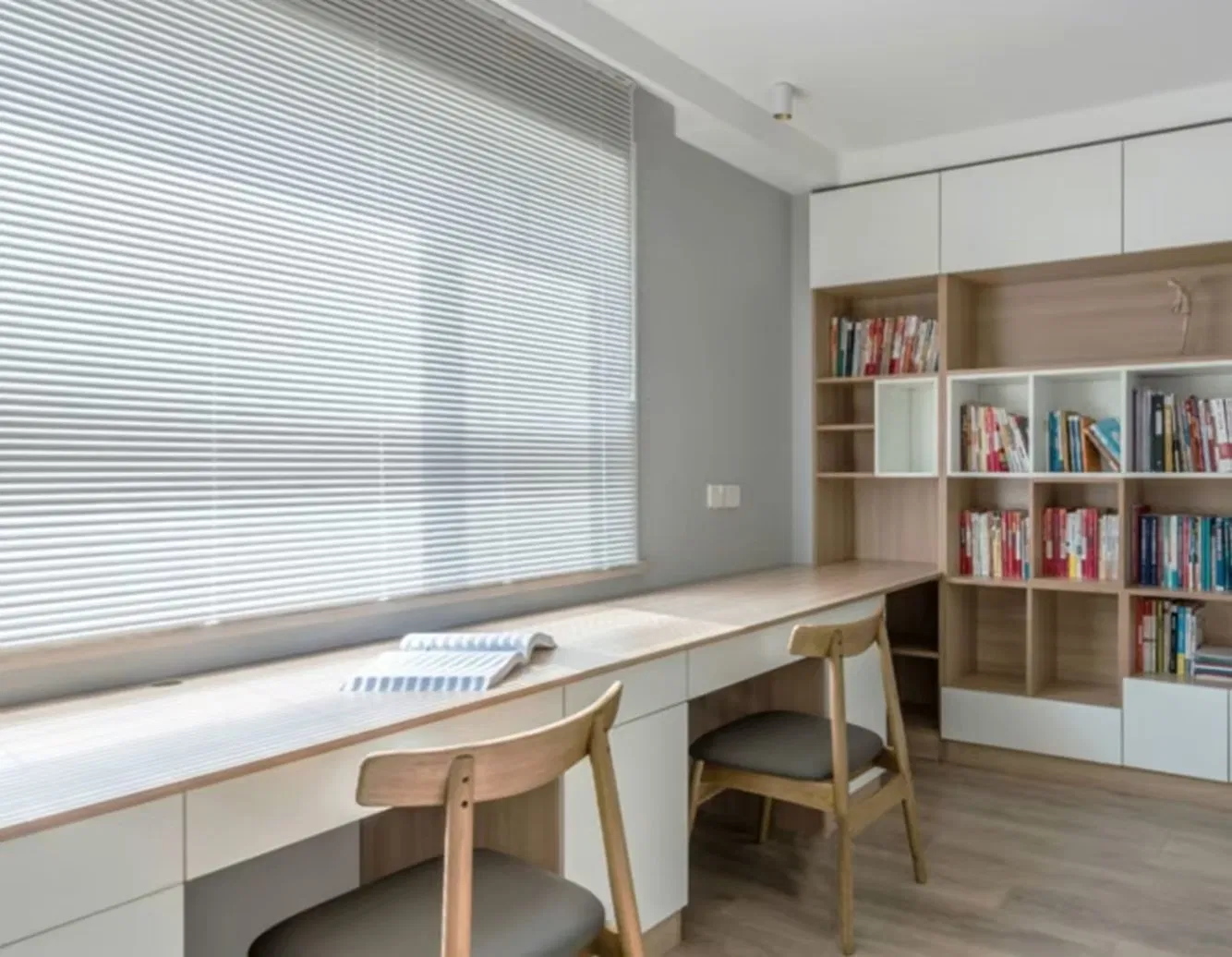Faux Wood Blinds with Royal Valance, Room Darkening Horizontal Window Blinds/Motorized Wooden Blinds