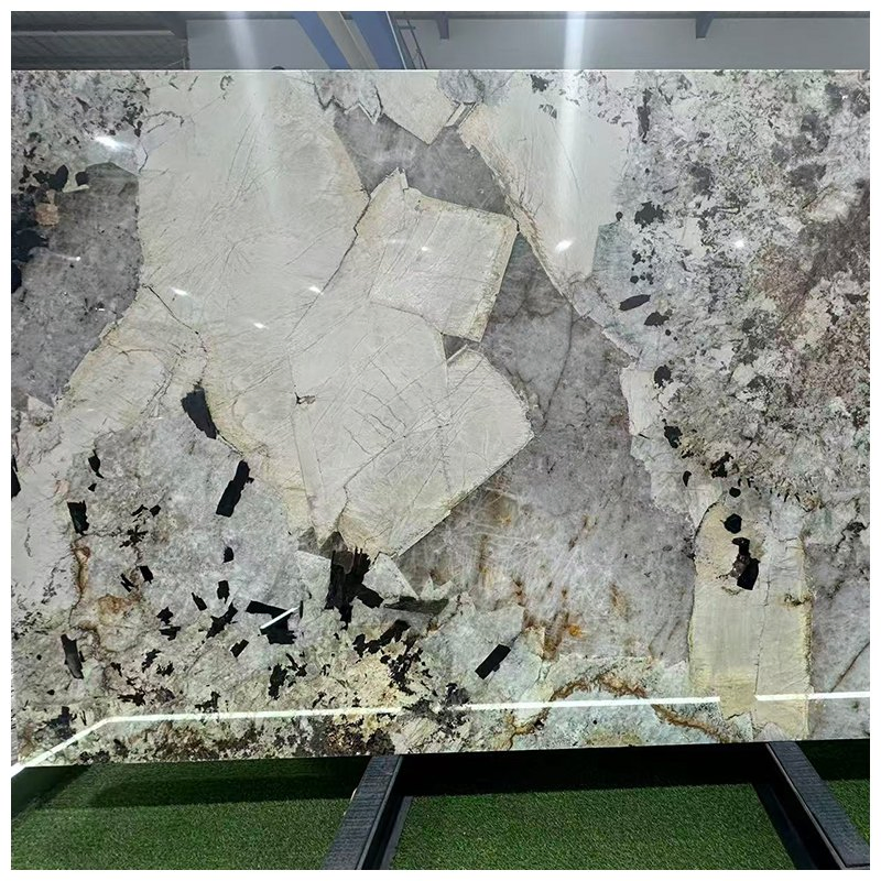 Brazilian Patagonia Extra Quartzite Slabs for Countertops and Tiles