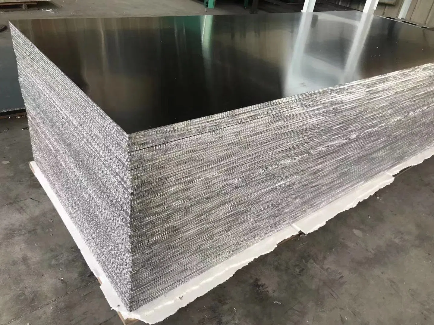 10/15/20/25mm PVDF PE Coating or Mill Finished Aluminium Honeycomb Panel Factory