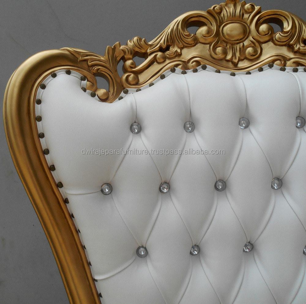 Мебель деревянная для гостиной