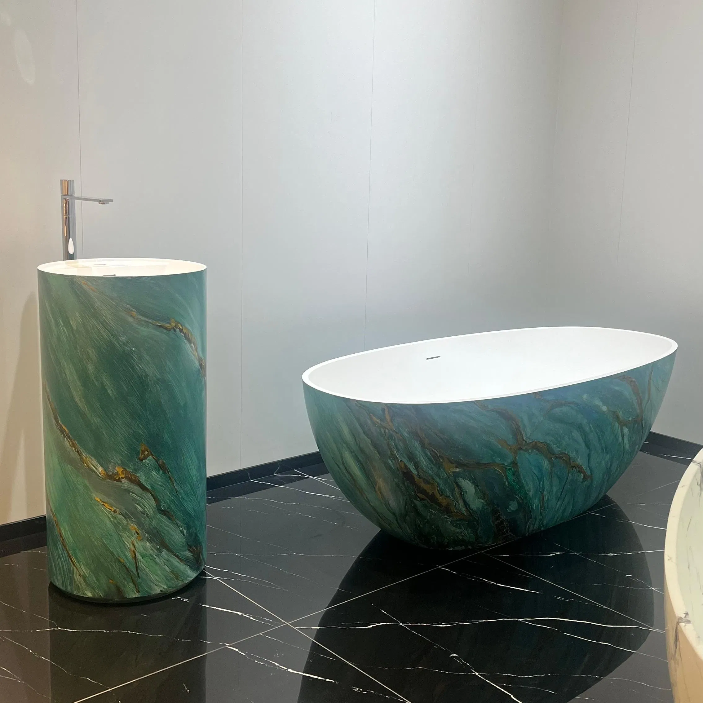 Мраморная ванна из композитного камня