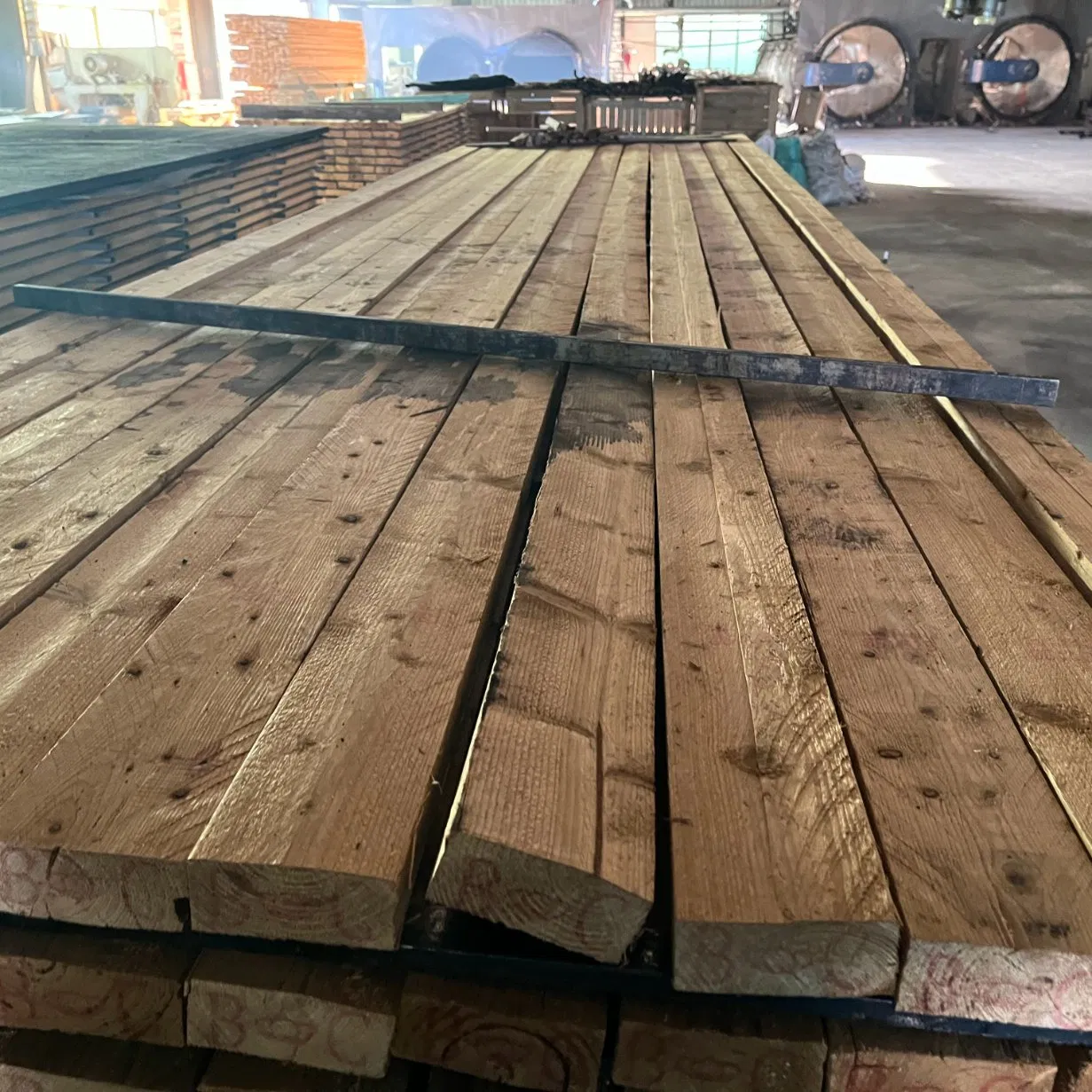 Heat Treated Wood Thermowood Knots Grade Spruce Rough Sawn Timber