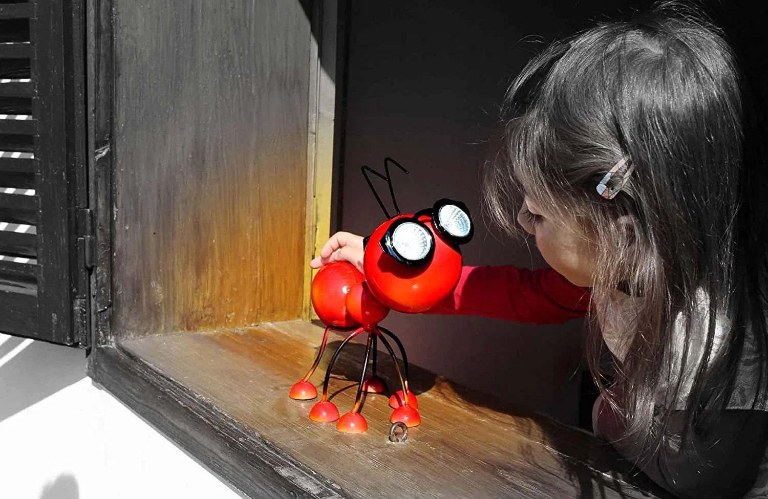 Charming LED Ant Decoration for Outdoor Garden Spaces