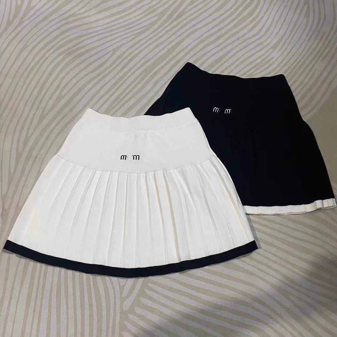 Костюм женский летний футболка и юбка модный