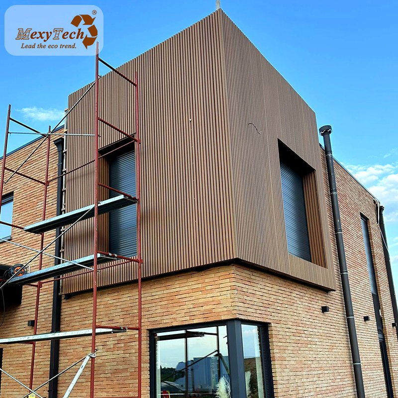 Outdoor Fireproof Co-Extrusion Slatted WPC Composite Wall Cladding