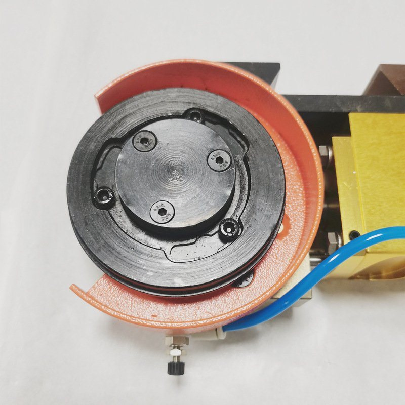 Пневматический нож для резки бумаги с автоматическим держателем
