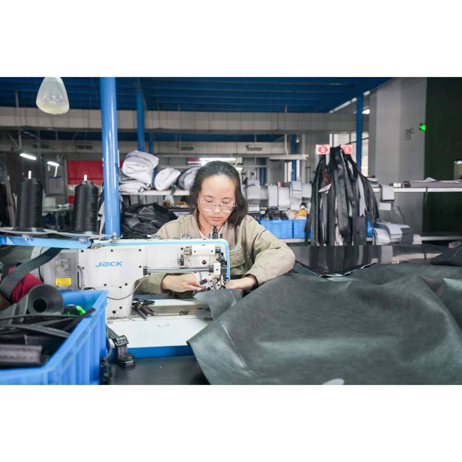 Luxurious 5-Person Hot Tub with Balboa Control System and Acrylic Shell