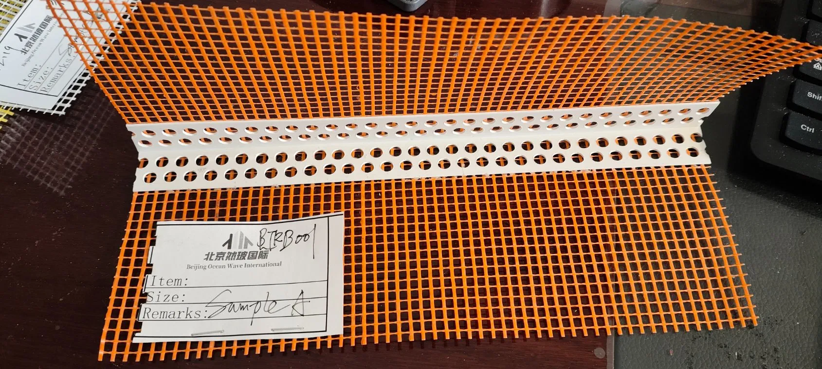 145GSM Mesh 3m Long PVC Corner Profiles with Fibergalss Mesh