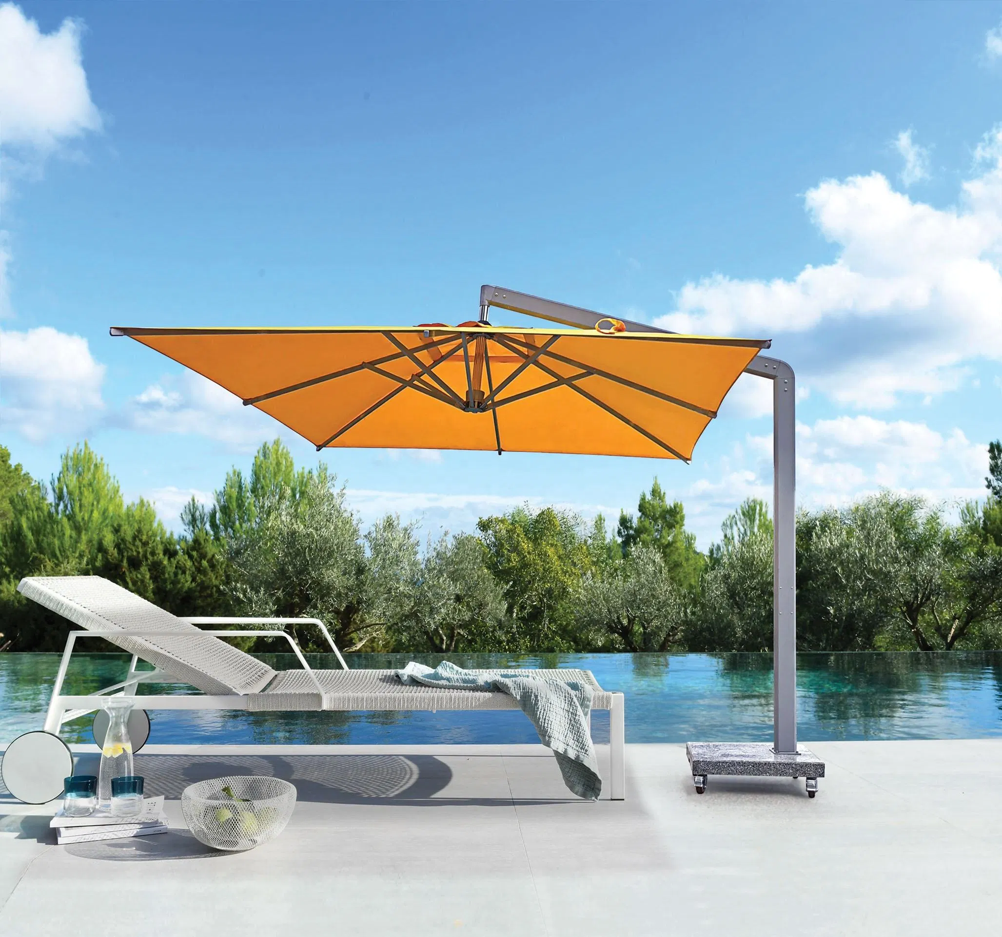 Солнечный зонт с LED-подсветкой для пляжа и сада