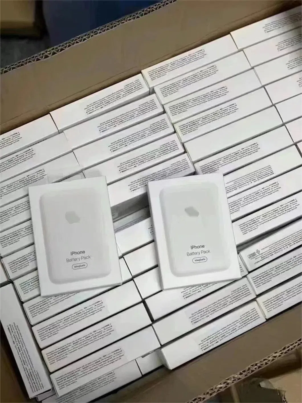 Магнитный Power Bank 5000 мАч с беспроводной зарядкой для iPhone