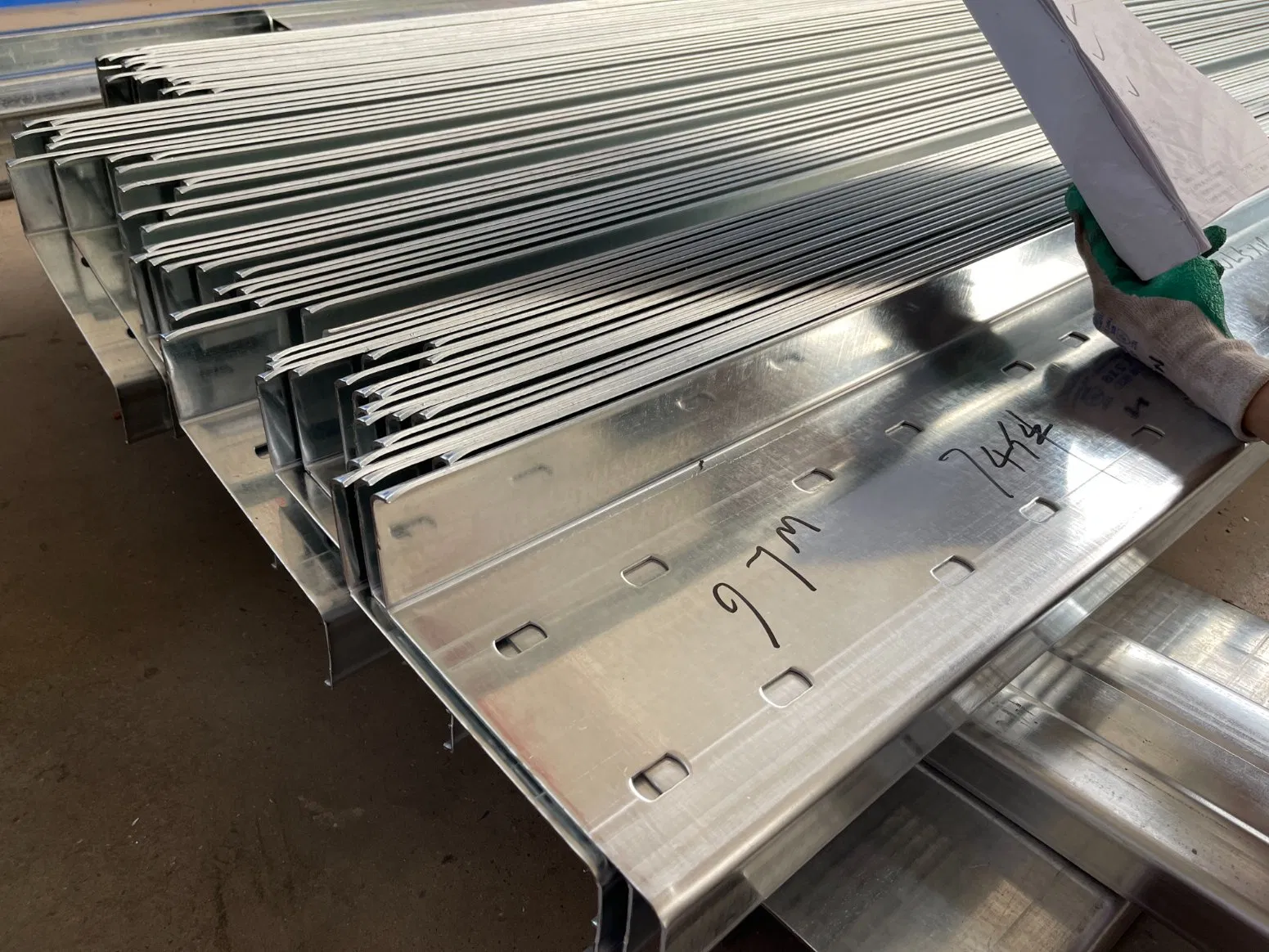 Galvanized Anti Corrosion Z Shaped Steel for Construction