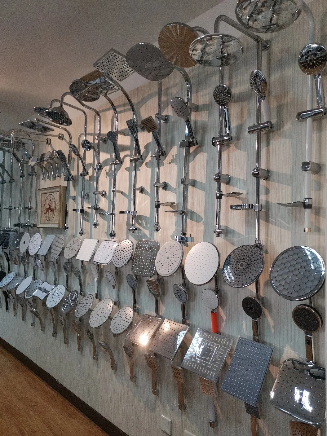 Sanitary Ware Bathroom Accessories Shower Tap Shower Faucet/ Shower Set/Shower Head/Shower