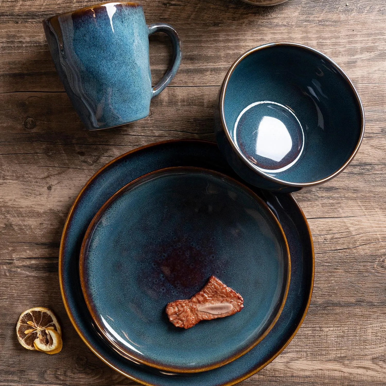 Eco-Friendly Hotel Restaurant Latest Custom Wholesale Handcrafted Nordic Unique Organic Reactive Glaze 12/16/18PCS Rustic Blue Ceramic Stoneware Dinnerware Set