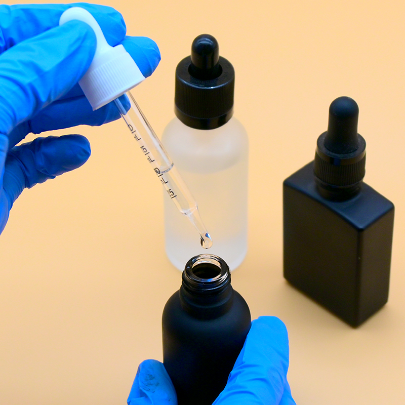 The Factory Sells All Kinds of 30ml Essential Oil Glass Bottle Cosmetic Packaging Bottle Supplier Custom Logo Scale Line