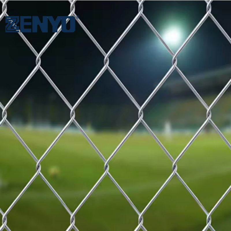 4FT 6FT 8FT Galvanized Chain Link Fence Mesh Slope Protection Animal & Football Court& Cyclone Wire Fence