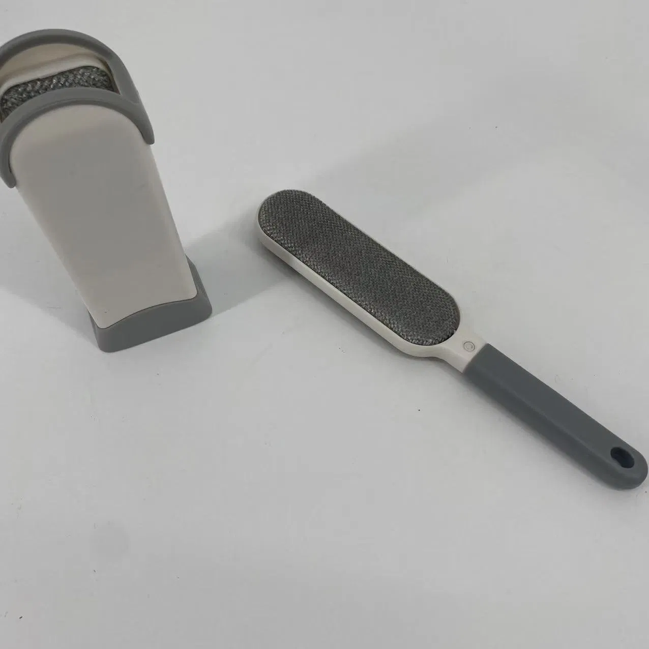 Cleanup Furniture Lint Remover Brushes Double Sided Self Cleaning Loose Hair Catcher for Pet Hair Cleaner for Clothes Sofa Carpet
