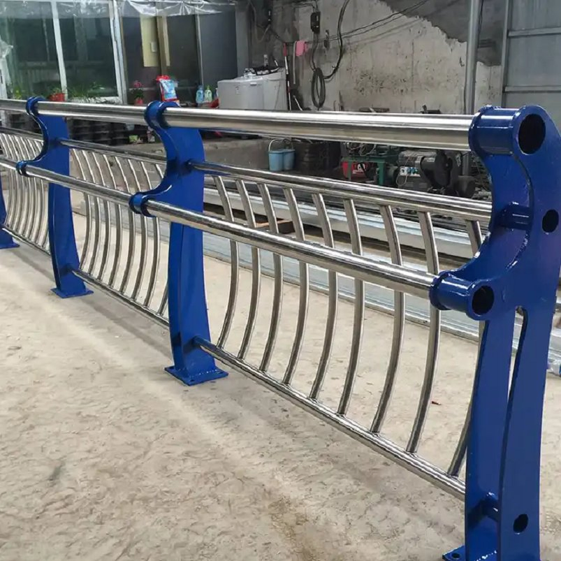 Factory Custom Stainless Steel Composite Bridge Guardrail Pipes Anti-Fall Crash in Traffic Barrier