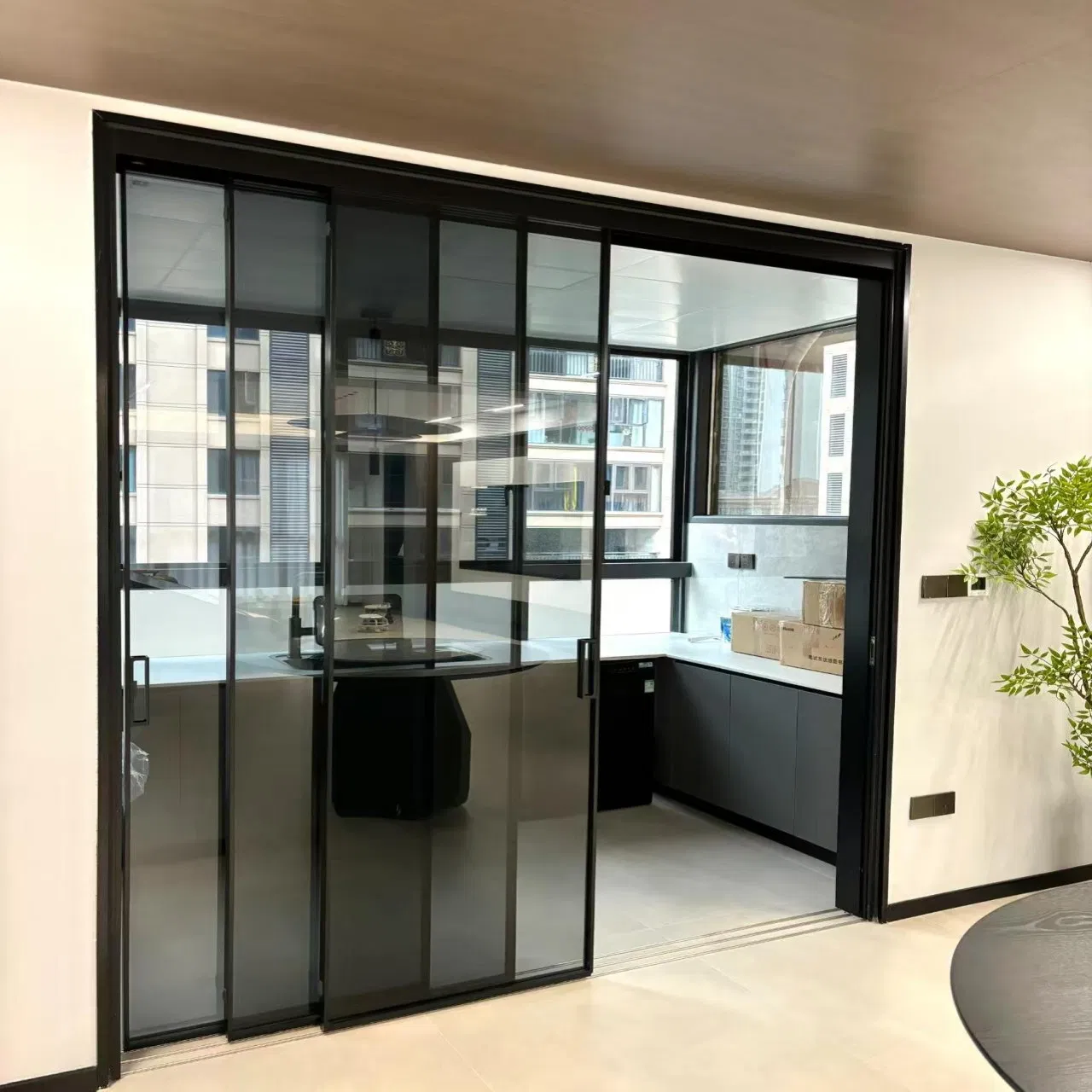 China Factory Interior Customized Hot Sale Win-Star Sliding Narrow Anti-Pinching Aluminum Glass Folding Sliding Aluminum Security Exterior House Door with CE