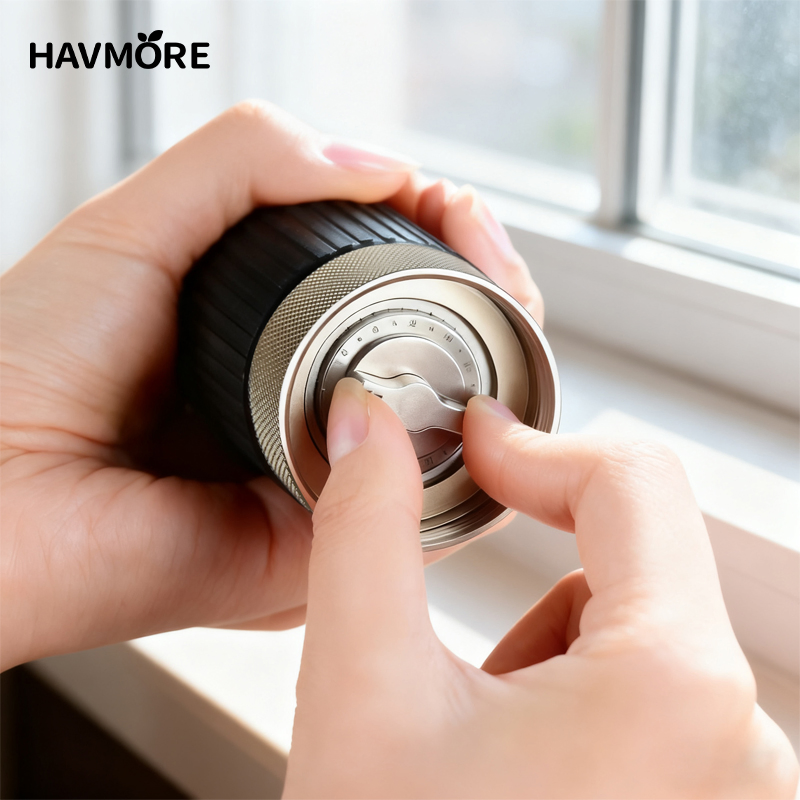 Modern Aluminum Hand Crank Coffee Grinder with Stainless Steel Conical Burr Core