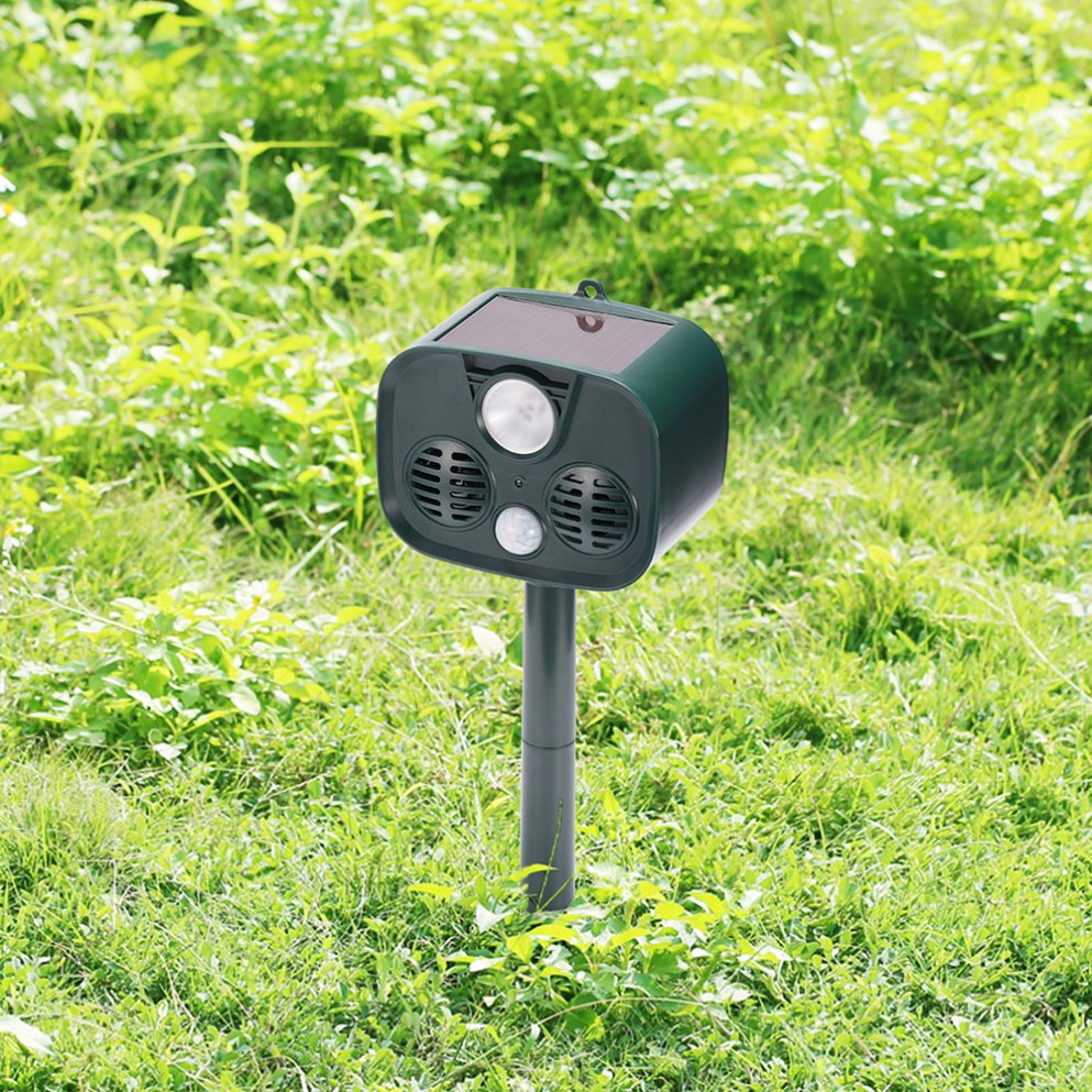 Outdoor Solar Lights Solar Animal Repeller Motion Sensor Against Deer, Skunk, Dog, Opossum, Cats, Squirrels, Birds