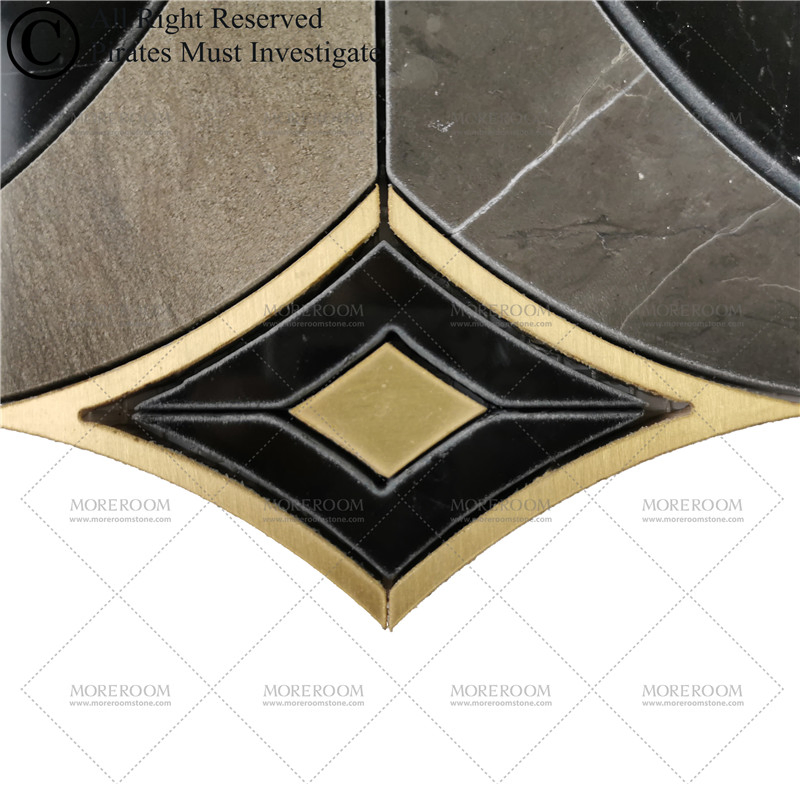 Мозаика Nero Marquina с латунными вставками
