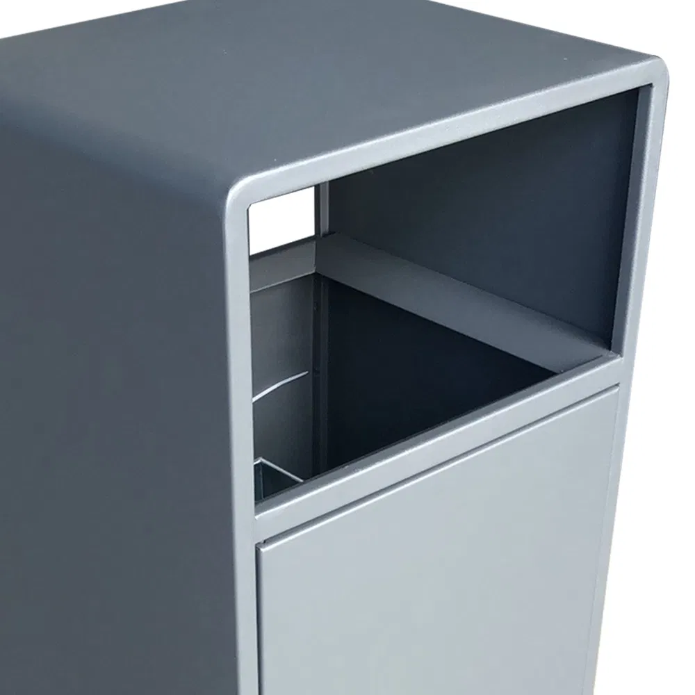 Декоративная уличная урна с коваными узорами для сада