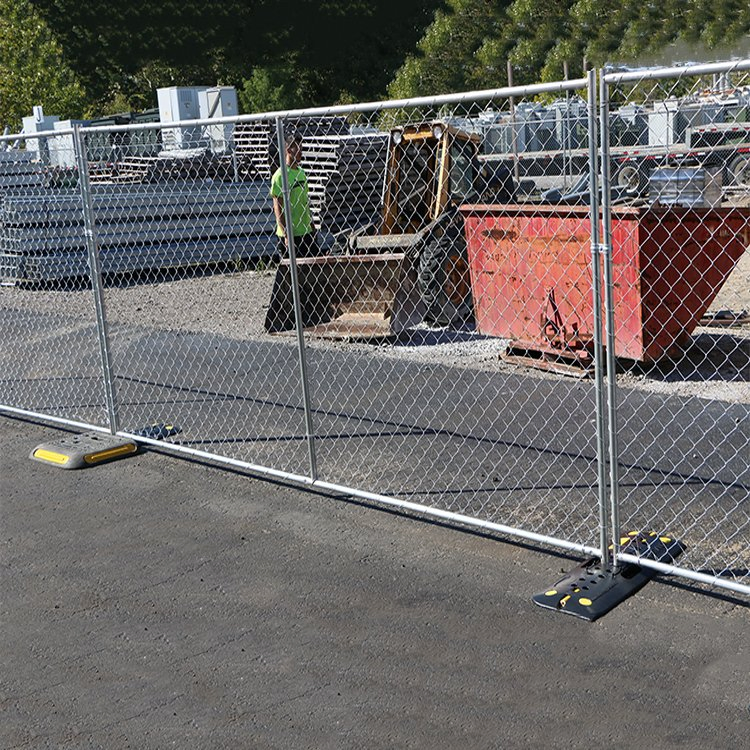 8FT 9 Gauge Galvanized Diamond Lron Fence Cyclone Wire Mesh 8 Foot 6 Foot Chainlink Fence PVC Black Coated Chain Link Fence Roll