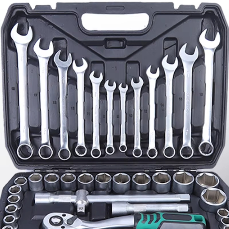 Набор инструментов для ремонта авто, 61 предмет