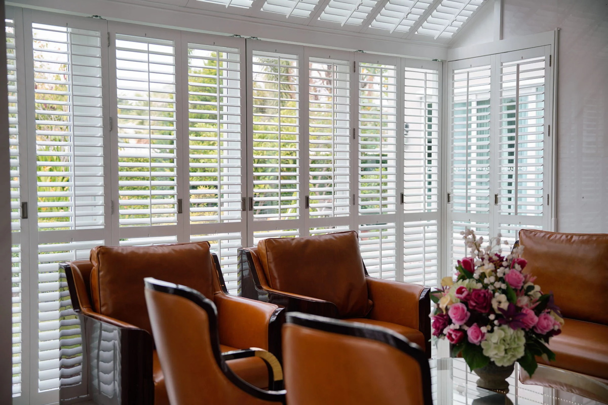 White Real Wood Plantation Shutters with PVC Blinds Modern Design Bay Window Sliding Roller Louver England