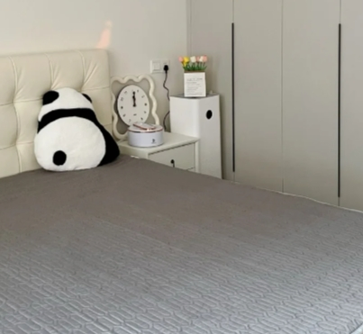 Luxurious Heated Plush Blanket with Custom Temperature Settings