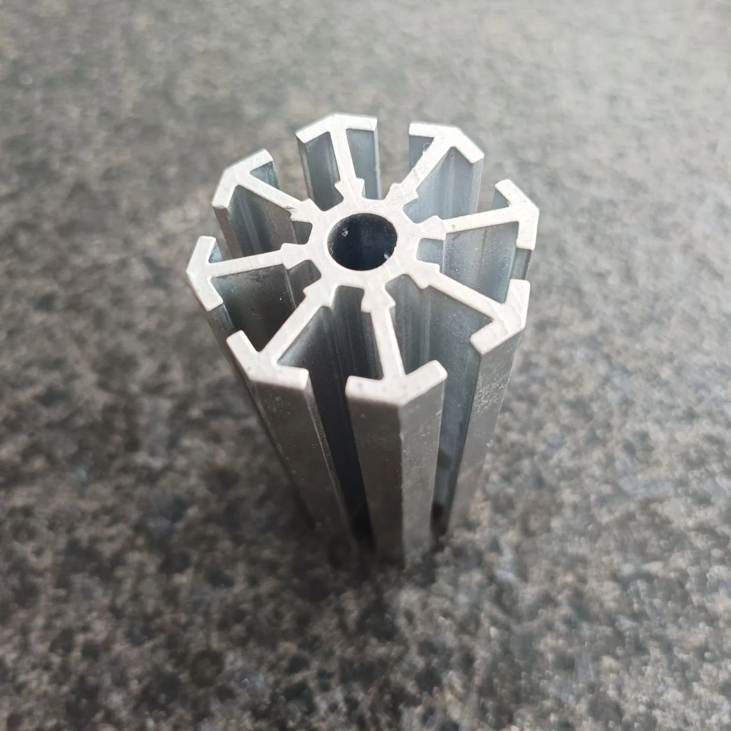 Multi Edges and Corners Structure Aluminum Profiles for Display Exhibition Column Connections