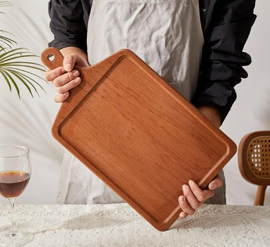 Разделочная доска из акации с ручкой