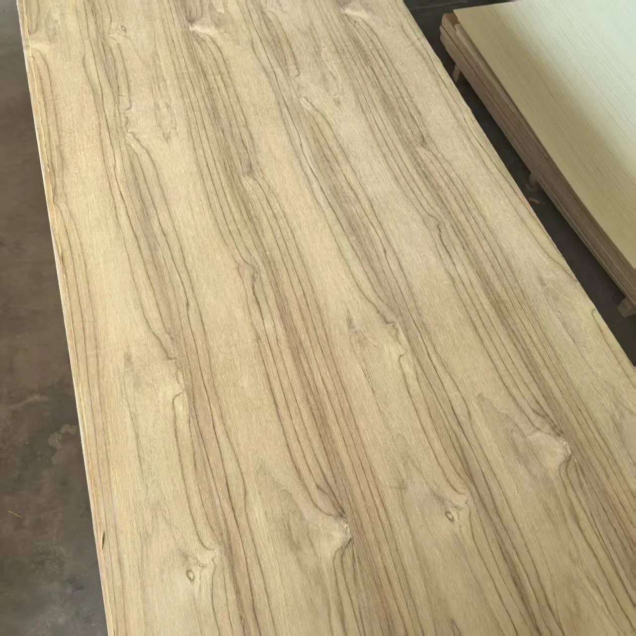 3.2X610X2020mm Bintangor Face Door Skin Plywood Wood Door