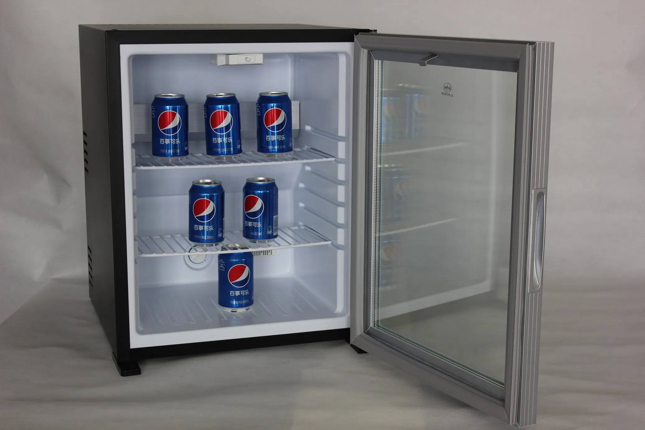 Mini Refrigerator with Solid Door (17Liters)