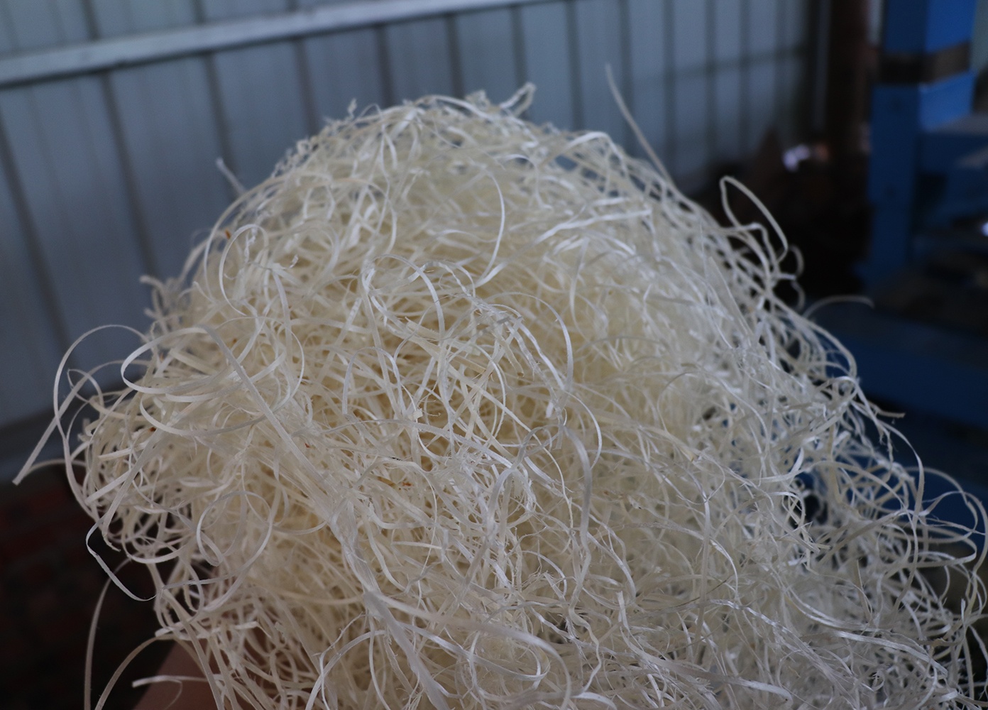 Ленточная пила для резки дерева и шерсти универсальная