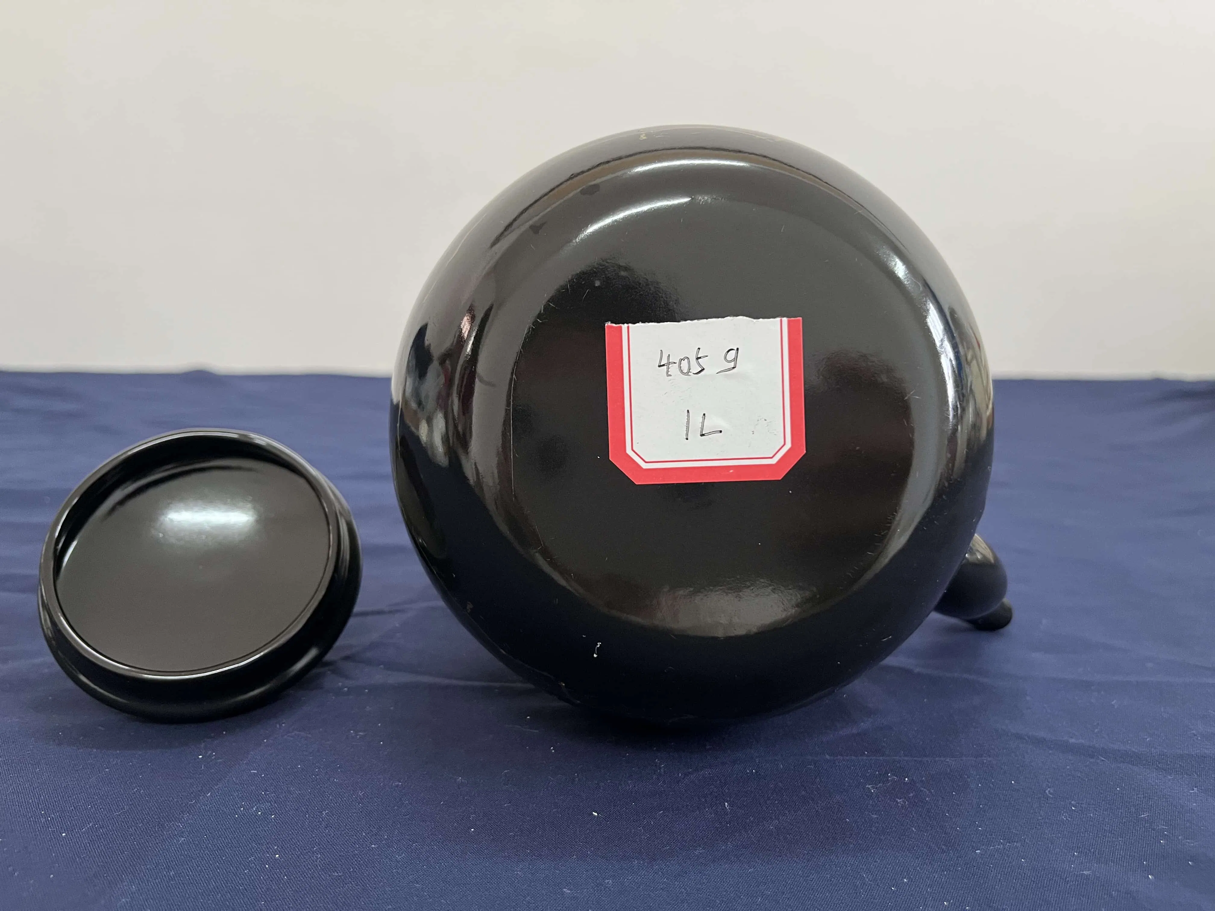 Black Inside and out Gold Pattern Gold Iron Handle Enamel Pot