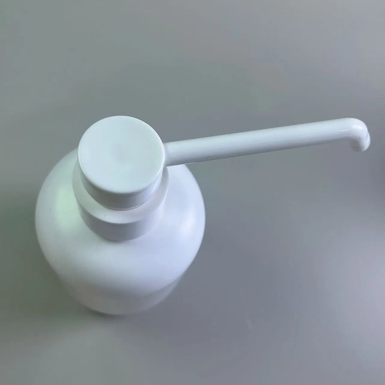 2025 New Hot Sale 28/410 4cc Long Nozzle Cosmetic Plastic Dispenser Lotion Pump for Sterilization, Cleaning.
